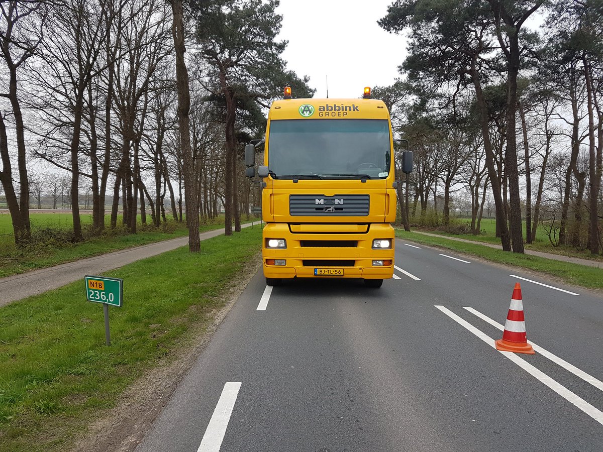 abbinkgroep's tweet photo. #Modderspoor op de #N18 ? Wij zorgen voor een veilige afzetting met onze #Botsabsorber. https://t.co/Co0miZlYHI