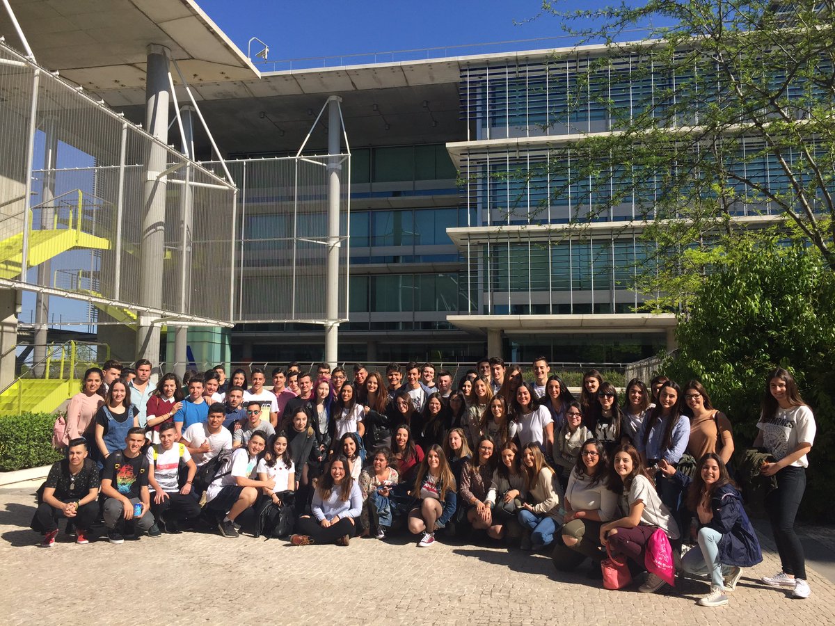 ColeLourdesCoin's tweet photo. Nuestros alumnos de bachillerato visitan la universidad de Loyola Andalucía https://t.co/zan6OiY4Ys