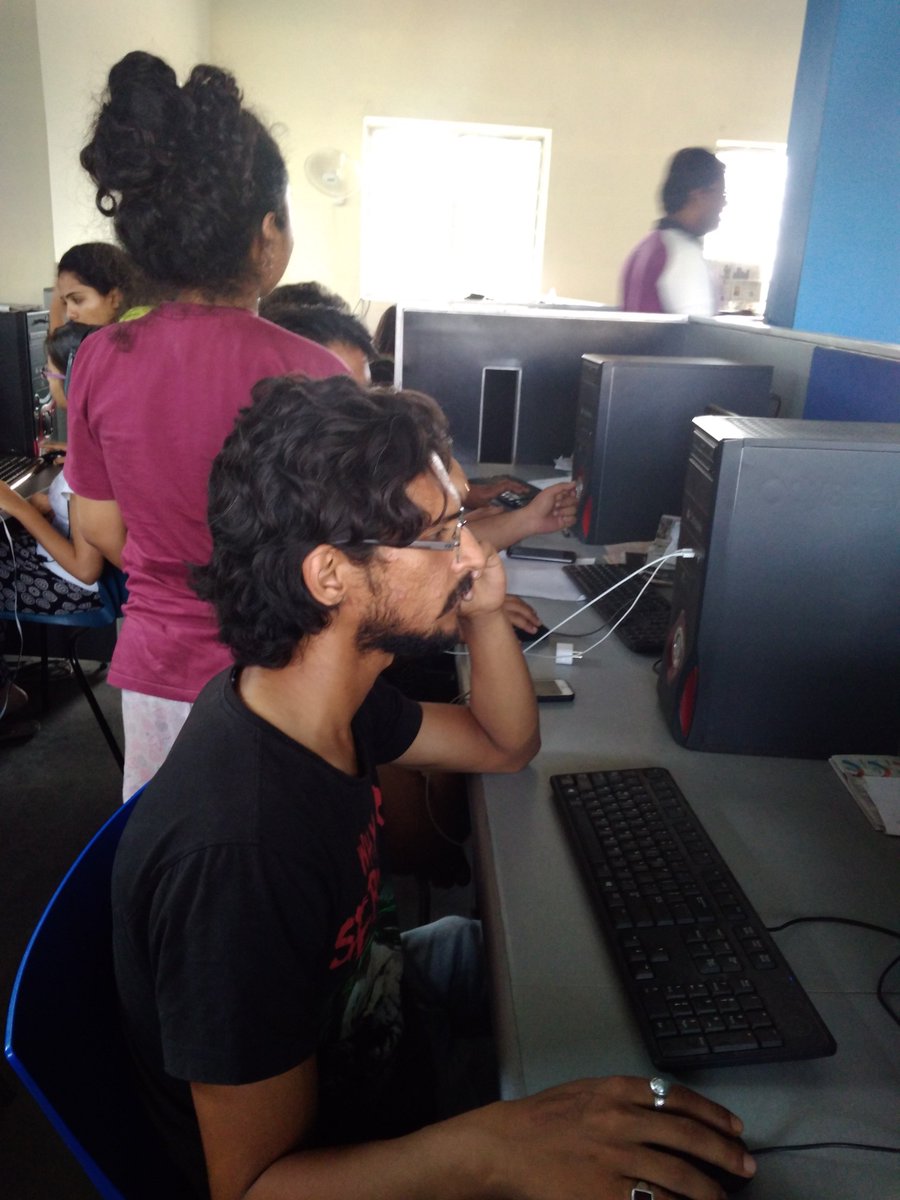 ObserveThis16's tweet image. Team Observer in roll for getting out today&apos;s edition #insertcomma #printpods @ArunavaBanerj18 @pallabi1995 @Aneesh1279