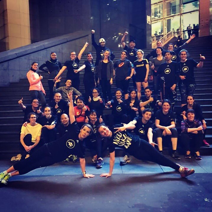 picmymood's tweet photo. #whyirunrepublique Always on #top w/ @sophielouloutte @___titou___ @mumupetitcaillou  
#latergram #runhebdo w/ @ar_republique https://t.co/21YM99Eto9