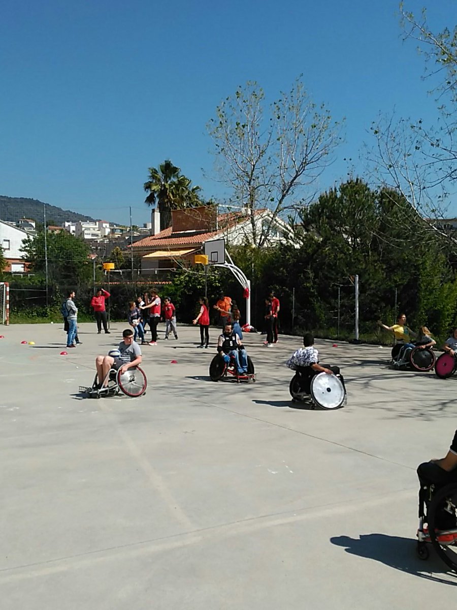 Jornada "Viu-conviu" a l'institut Maremar (El Masnou) amb participació de centres i fundacions de la comarca. <a href="/SSTTMVO/">ST_MVO</a>