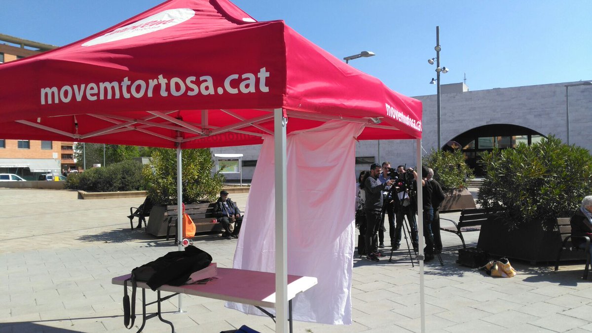 MovemTortosa's tweet photo. #RDP sobre el #DiaMundialdelaSalud i la privatització i comercialització de la sanitat pública #Health4All #Tortosa #MovemTortosa https://t.co/9ncqfaZD4i