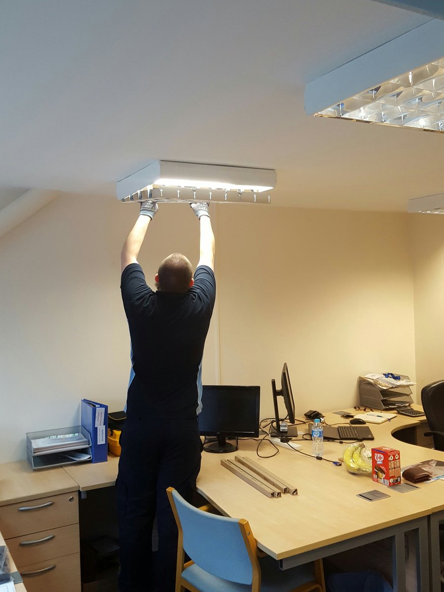 ARETEUK_RichD's tweet image. New energy saver lamps being fitted at @ukpolygon Central office today #CSR #AlwaysByYourSide #ThinkEnvironment