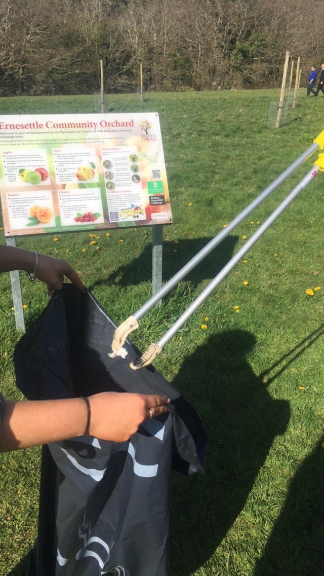 Nice day to go visit @BrathayPD #BAC15 community project, keeping up the legacy! #litterpicking #BAC17 <a href="/pccapprentices/">PCC Apprenticeships</a> ☀️🍊🍒
