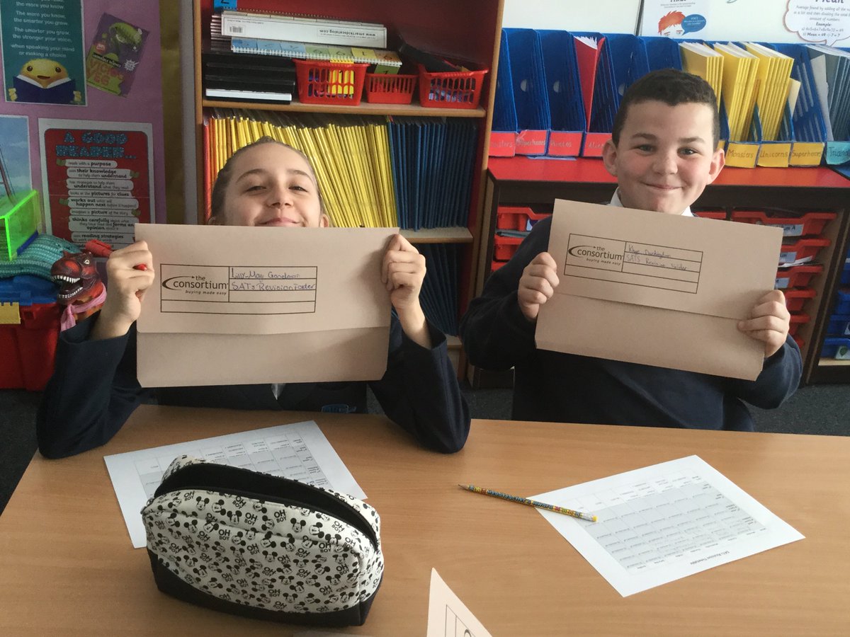 ColeshillHeath's tweet photo. Year Six are preparing their SATs revision folders! https://t.co/KSVSLCuQQG