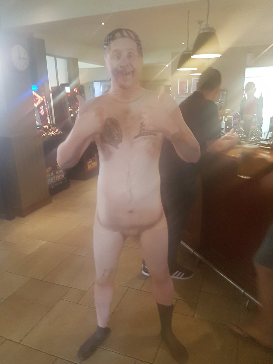 Interesting choice of attire for one of our guests 🙈🙈 <a href="/CatalinaCiurte/">Catalina Ciurte</a> <a href="/hannahfaceee/">Hannah Willis</a> <a href="/hawkeye1070/">Ian Hawkswood</a> <a href="/kirtkeza/">Kerry</a> <a href="/elmburyIRT/">ElmburyLodgeIRT</a>