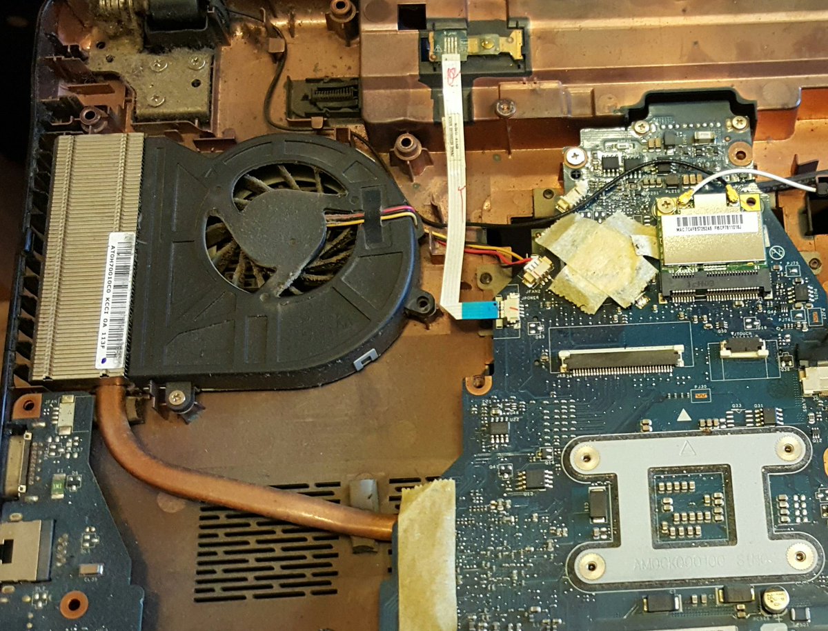 Pogotowie_IT's tweet photo. Czyścioszek #Toshiba #C660, a klient upierał się, że się nie przegrzewa 😅 https://t.co/LacfugFirF