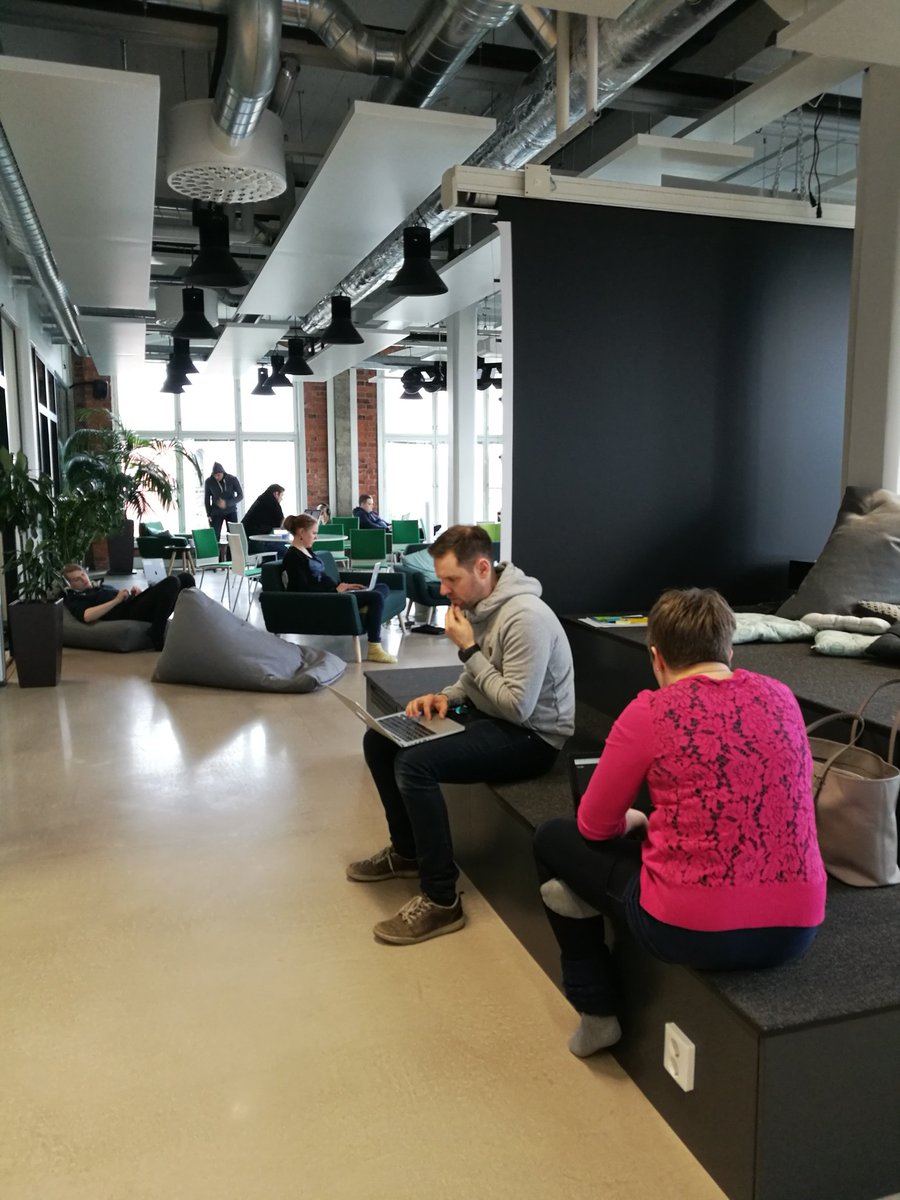 Jarkko_Moilanen's tweet photo. Taija from @APInf_io preparing session about #API management and DX @futurice #wwweeklies https://t.co/REXXvqVMLL