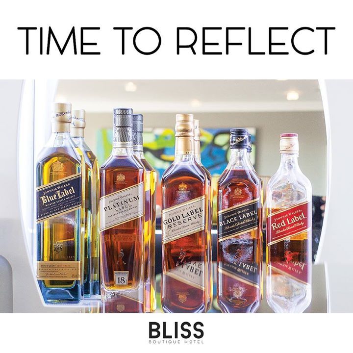 Our bar is open and it's a BEAUTIFUL DAY, so come reflect on the day's activities with your favorite tipple and the best view of #TableMoun…