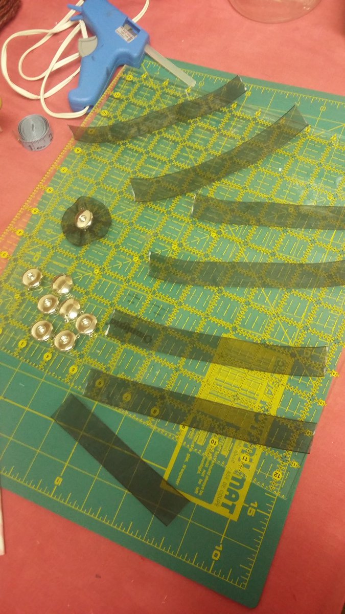 BRPCreations's tweet photo. The beginnings of matching boutonnieres for a certain travelling grumble of friends! #PugsTakeChicago https://t.co/UbMlPD237I