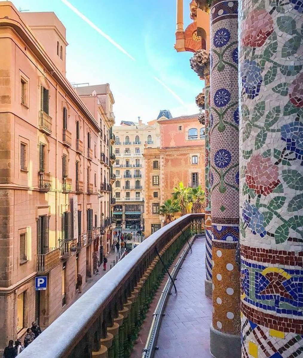 bcngin's tweet photo. ❤💙🍸🍹#barcelona #PerfectServed https://t.co/C3gJcTaGet