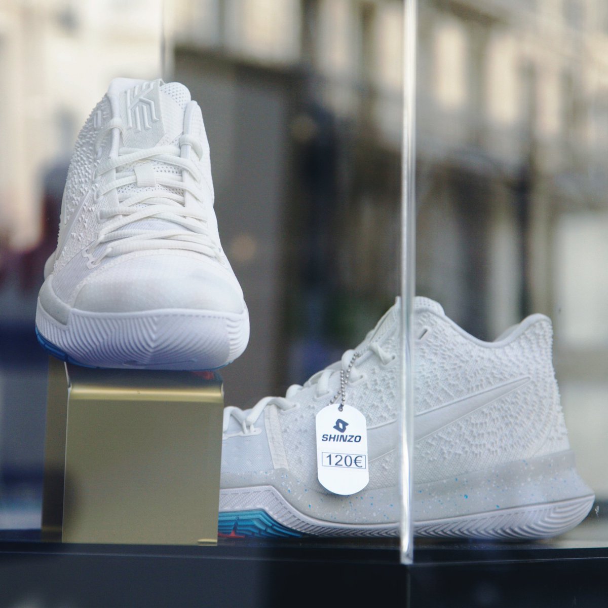 kyrie 4 paris
