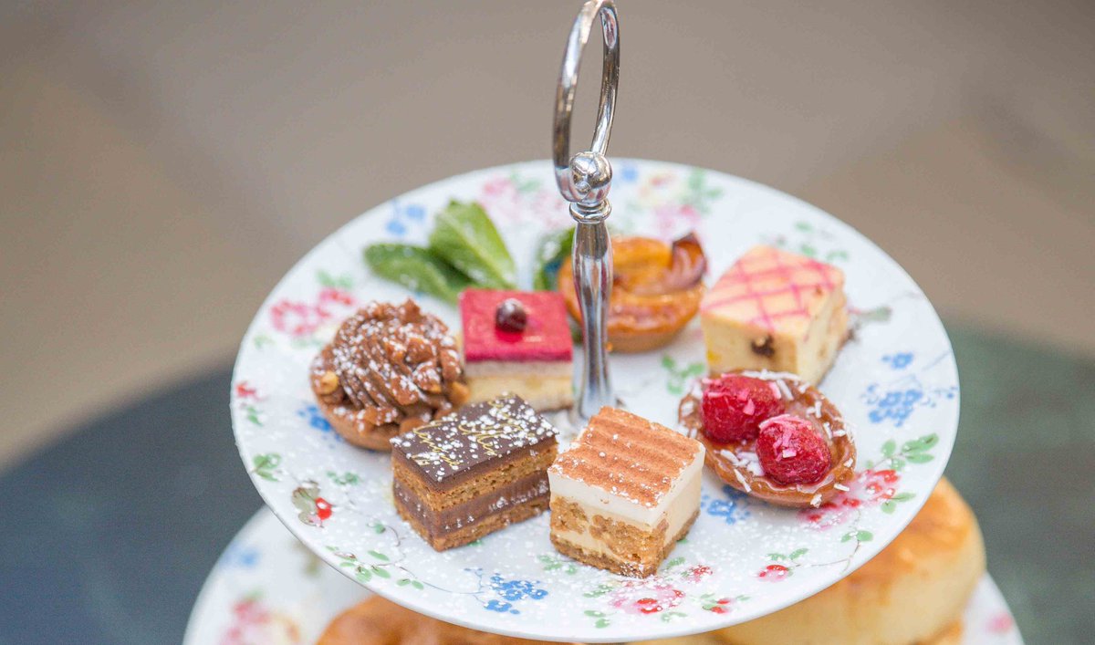 Free mini #dessert with every coffee after a main course during the #Easter weekend @ #Crustingpipe booking only manager@crustingpipe.co.uk