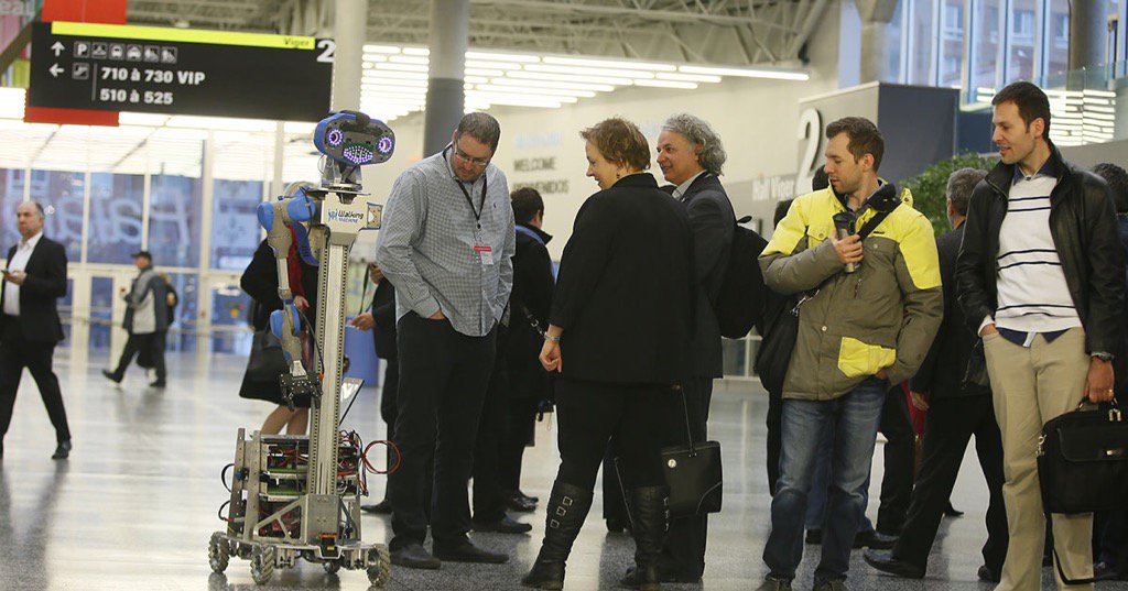 C’est  parti : 700 personnes pour le #ForumCCMM  sur les #manufacturiersinnovants, avec <a href="/chambremontreal/">Chambre de commerce du Montréal métropolitain</a>