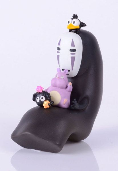 オタクnews のせキャラ 千と千尋の神隠し カオナシや仲間達 小物等を くずさないようにバランスよくのせていく遊びです 詳細 予約 T Co Jygzvzuend