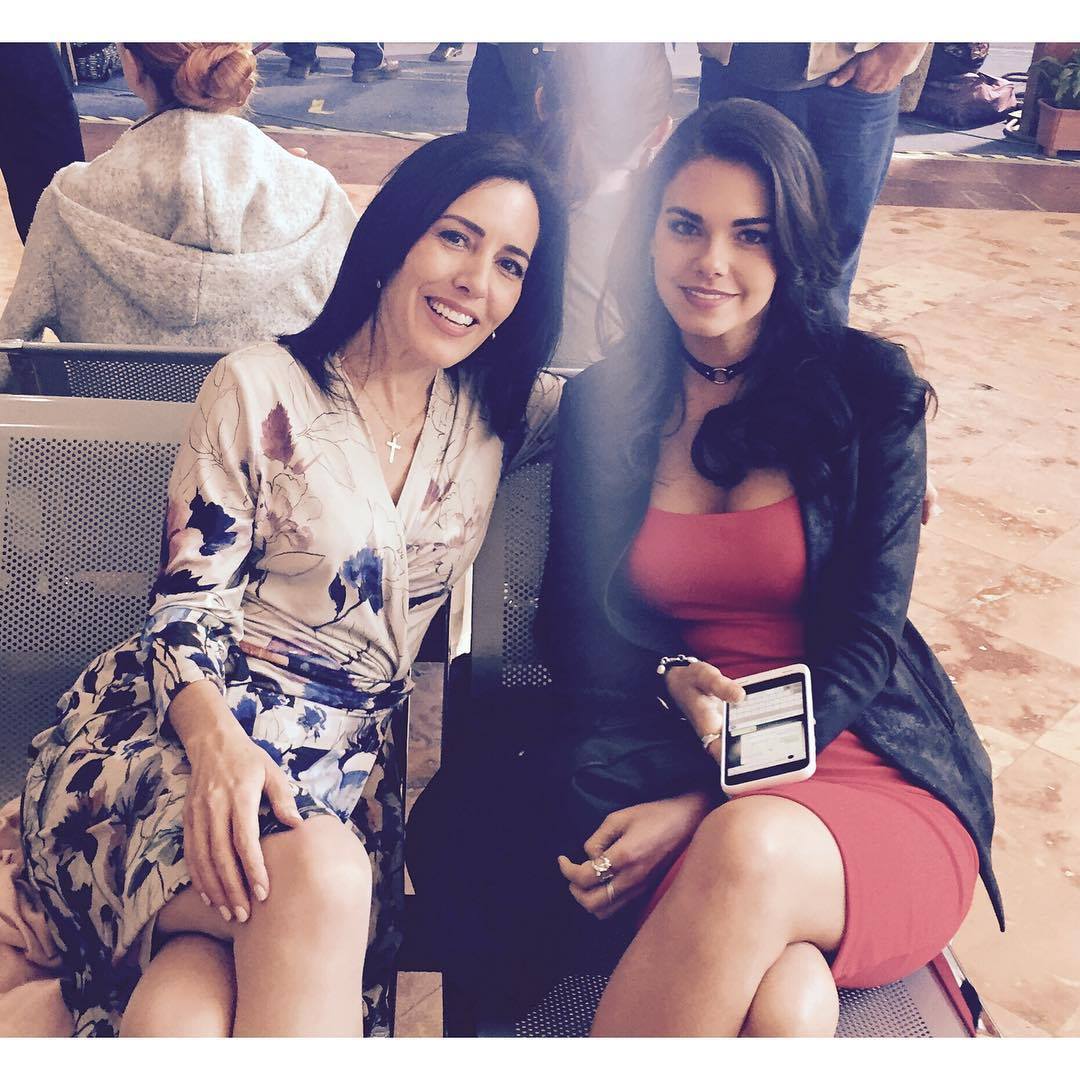 ¿Quién más tiene una tía como Yolanda que los cuide y los quiera tanto? #LaPiloto ✈️