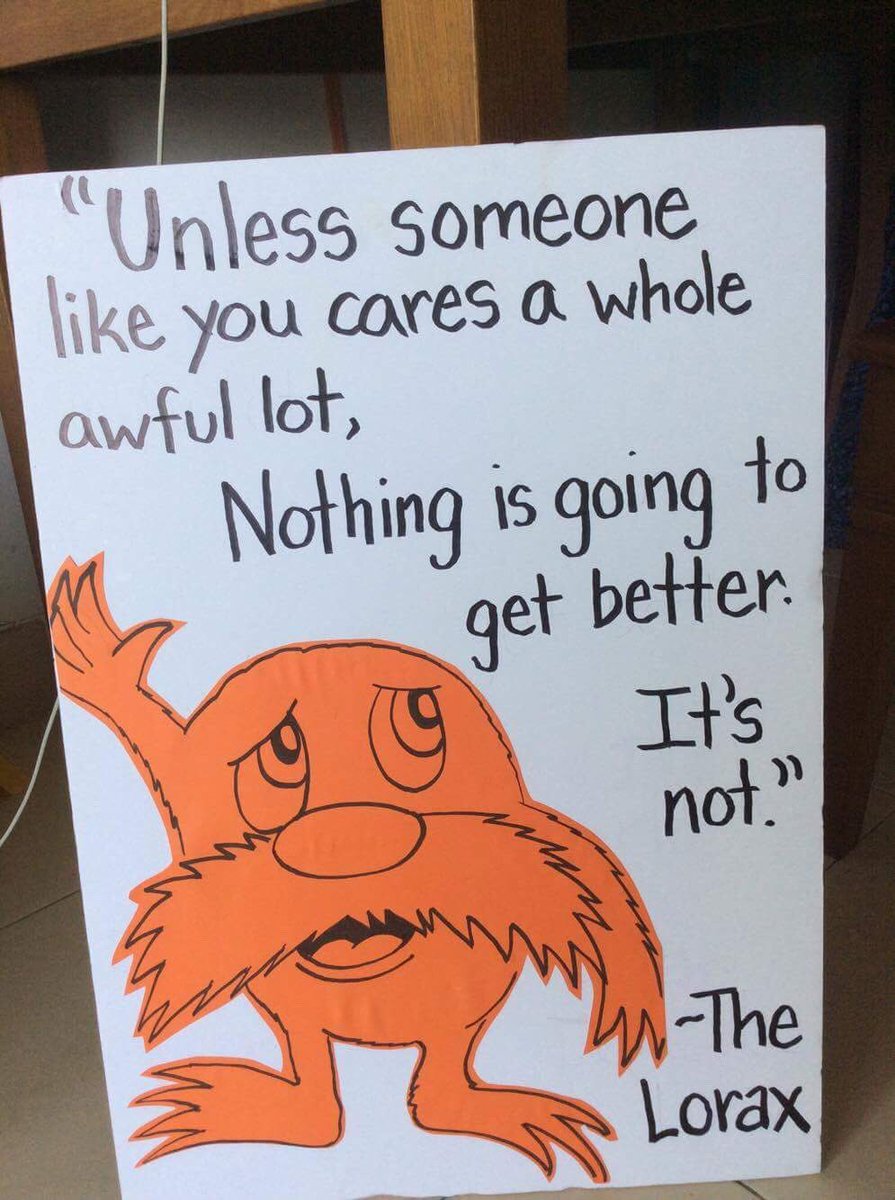 ScienceMarchVN's tweet image. #marchforscience today at 1 pm at the Saigon post office!