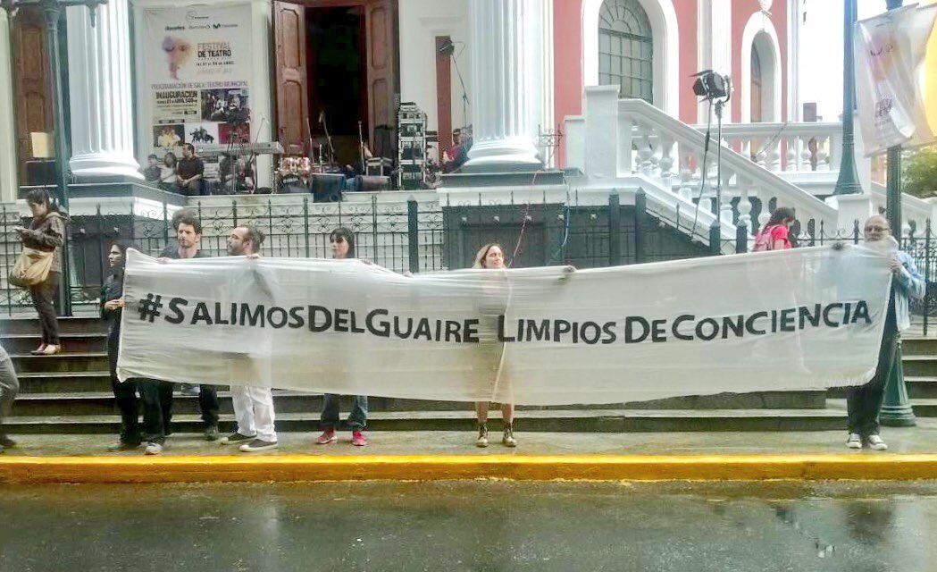 Hoy desde el Teatro Municipal en el Centro de Caracas, los artistas realizaron una protesta contra la dictadura ¡Resistencia pacífica!