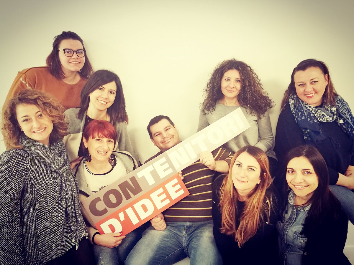 ElenaSalzano's tweet image. @incoerenze #contenitorididee #teamatwork #salerno #campania #sud #comunicazione #eventi #merchandising #like