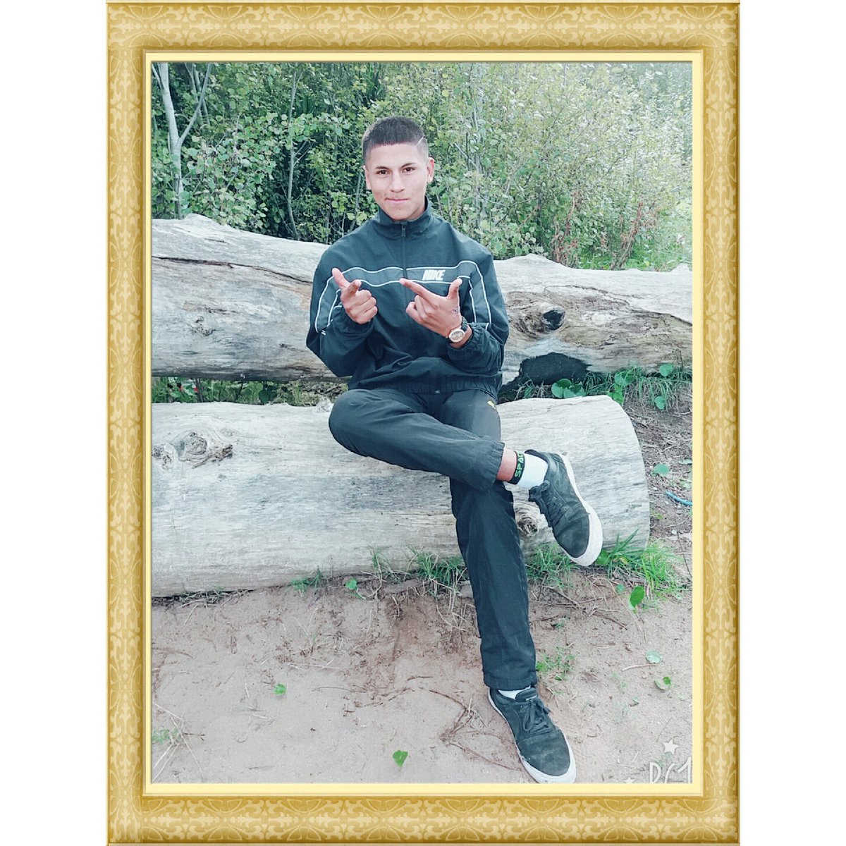 AronMda's tweet photo. Qe flakoo q sea todo asii😵😑😣 https://t.co/j2EKomIHT2