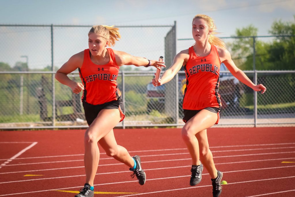 Republic_Tigers's tweet photo. ICYMI: Photos: Track โ Ozark Invitational https://t.co/br1IXYgd7i https://t.co/qS3F4Er9B0