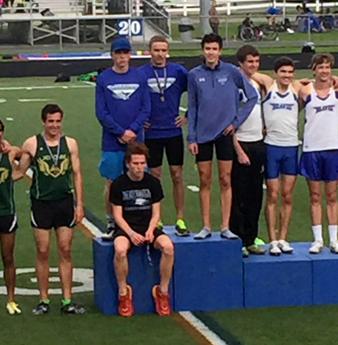 Boys kick off Liberty Relays with a win in the 4 X 1600 <a href="/HDDistance/">Davidson Distance</a>