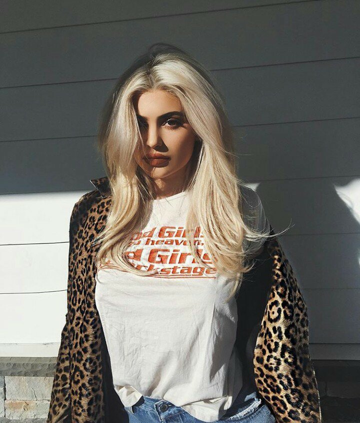 nayragdrss's tweet photo. — we're the masters of our own fate, we're the captains of our own souls; there's no way for us to come away 'cause boy, we're gold. https://t.co/jzXTqvVigz