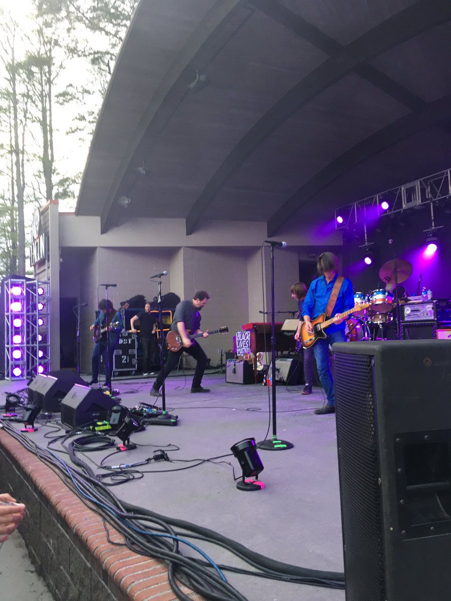 _chilly_chilton's tweet photo. Seeing @drivebytruckers live reminded me why I'm such a fan. One of the best live acts out there. https://t.co/fkP5thg32v