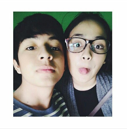 YunandaErick's tweet photo. Happy annivi 22 😘❤❤ semoga bahagia selalu..
@anggaaldi_16 @syifaasavr @_syifaasavr @anggaldii_16 @syifaasarv https://t.co/3vzq5FO7D4