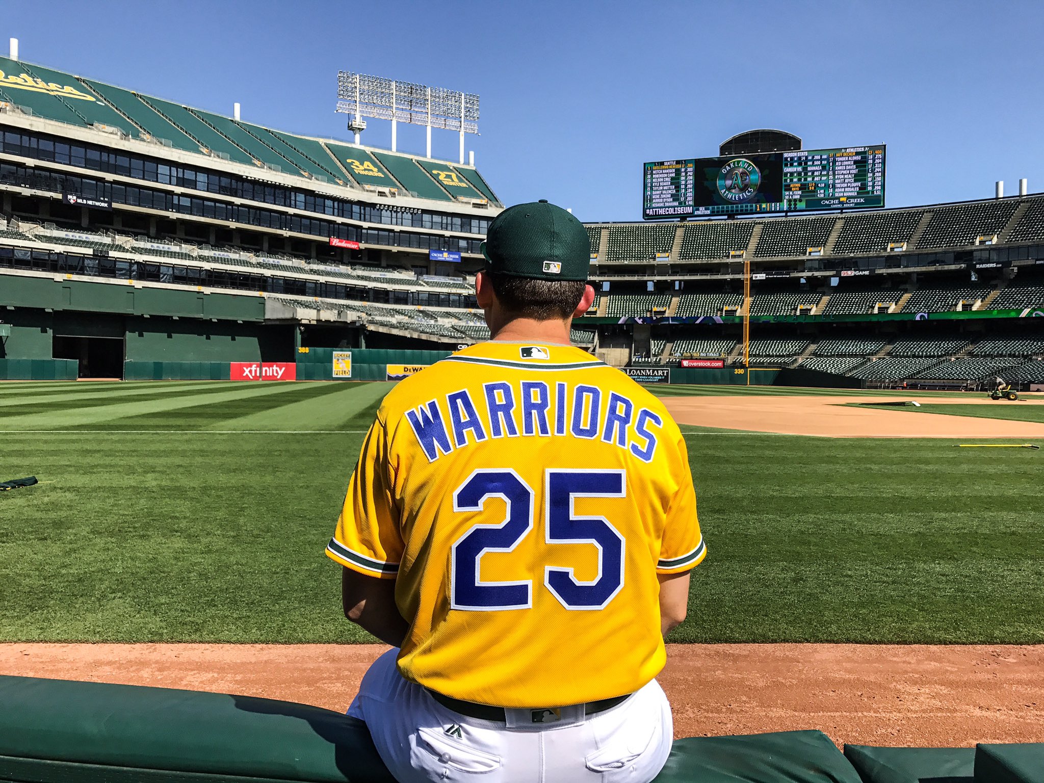 Oakland A's on X: Guess you could say that today's batting practice jerseys  are a slam dunk. ⚾️🏀 #BayAreaUnite  / X