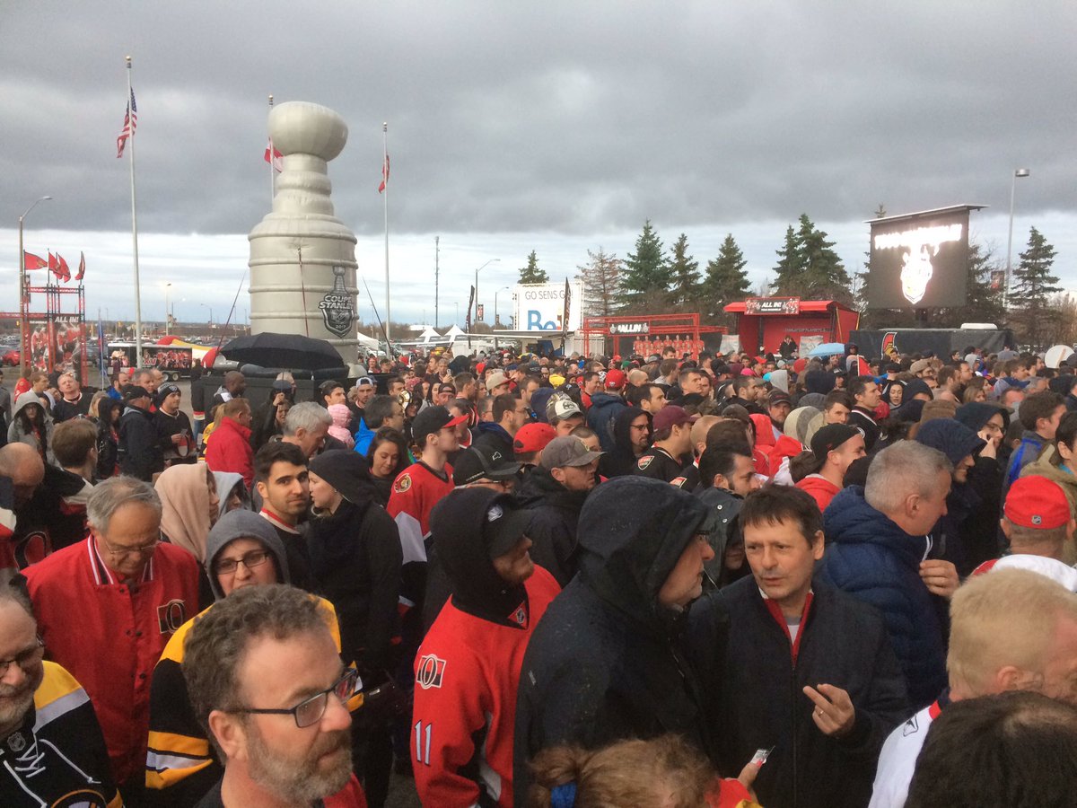 sensmile's tweet photo. Who's at the #Sensmile vs. @CdnTireCtr #GoSensGo #AllIn https://t.co/eoJm6cMIEi