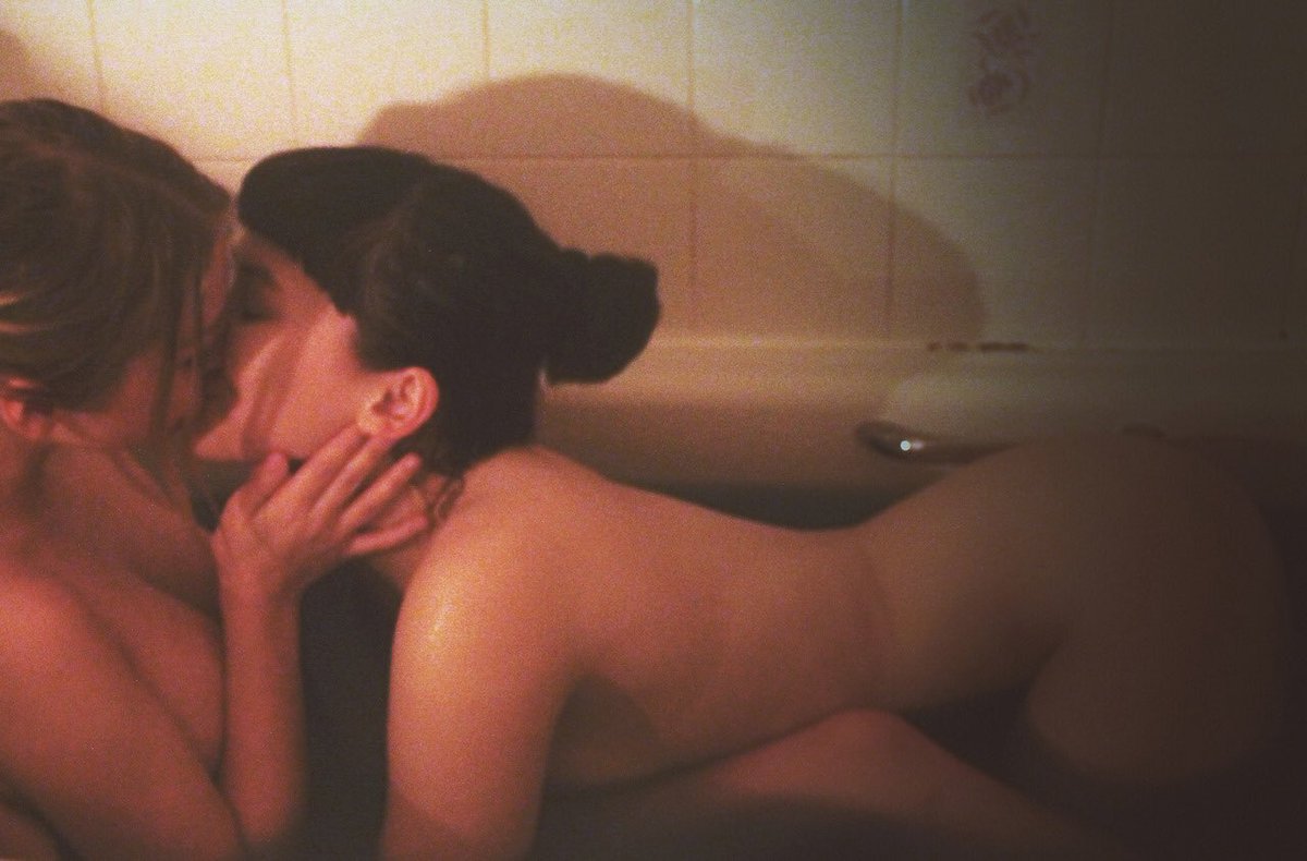 lesbgif's tweet photo. https://t.co/cfQYxUR2Pg