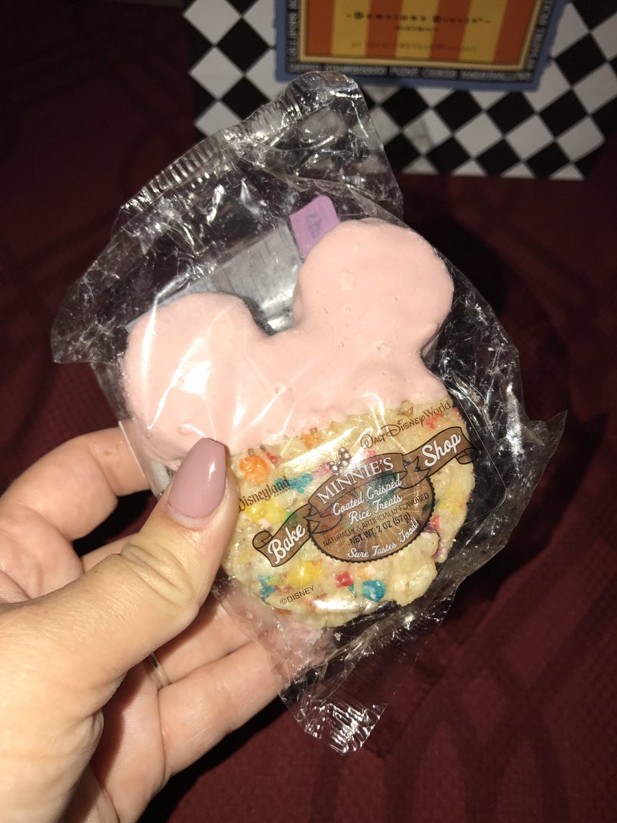 corinnascorner's tweet photo. Disneyland calories don't count right? 🙈🙈🙈 https://t.co/EWIWCqA8Bi