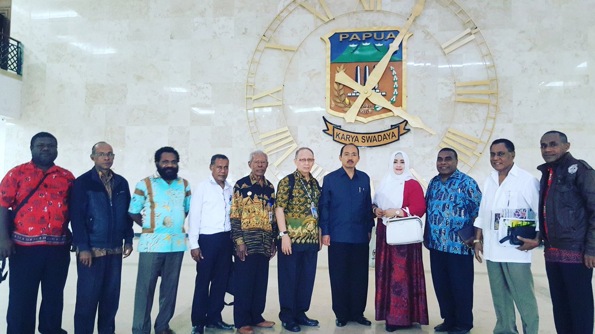 fahiraidris's tweet photo. #JadwalSenator Kunjungan Kerja #BAP Badan Akuntabilitas Publik @DPDRI ke Kantor Gubernur di Jayapura #Papua ⚘ #21april2017 (1) https://t.co/9OlgBgYJ5m