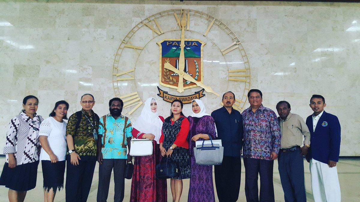 fahiraidris's tweet photo. #JadwalSenator Kunjungan Kerja #BAP Badan Akuntabilitas Publik @DPDRI ke Kantor Gubernur di Jayapura #Papua ⚘ #21april2017 (2) https://t.co/m8Af3bhxhc
