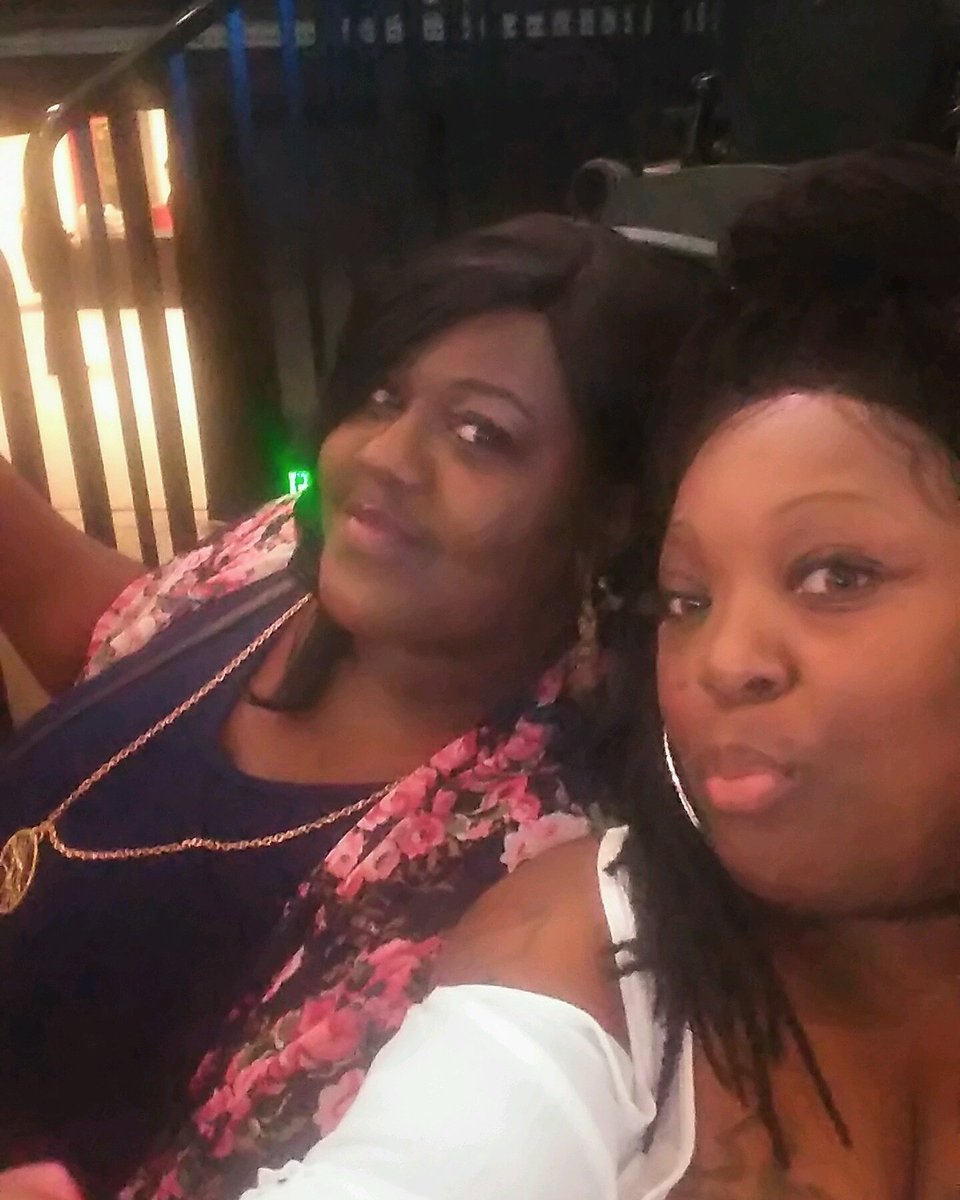 SBlkdiamondz's tweet photo. Celebrating my auntie Vina birthday at #beatspringjam @TheBeatTampa https://t.co/fsiNPg5IIc