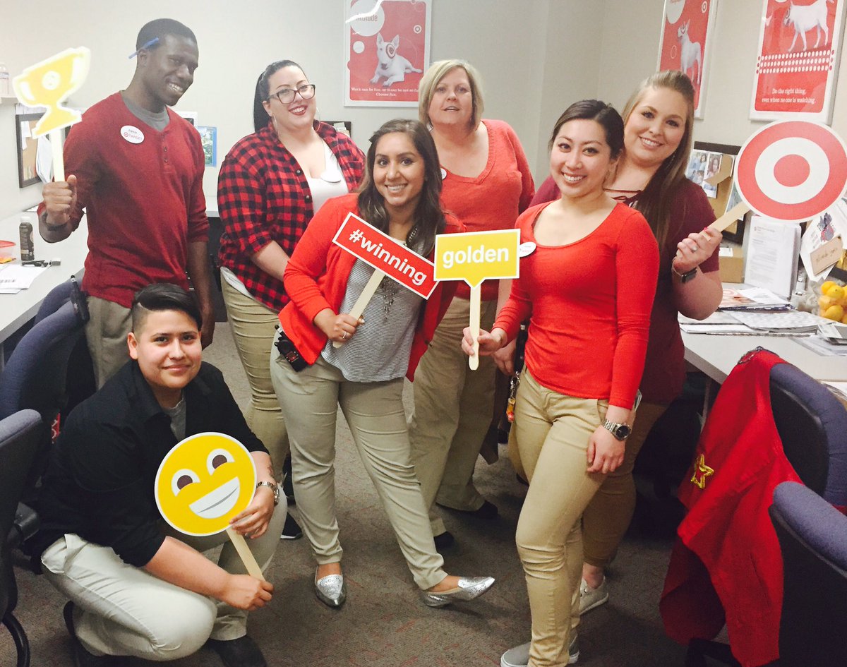 Celebrating golden contribution! #proudofmyteam #goldencontribution <a href="/GuenetteMelanie/">Melanie Guenette</a>