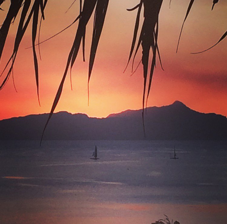 The sun is setting on another week, and we're ready to bask in all the weekend glory.