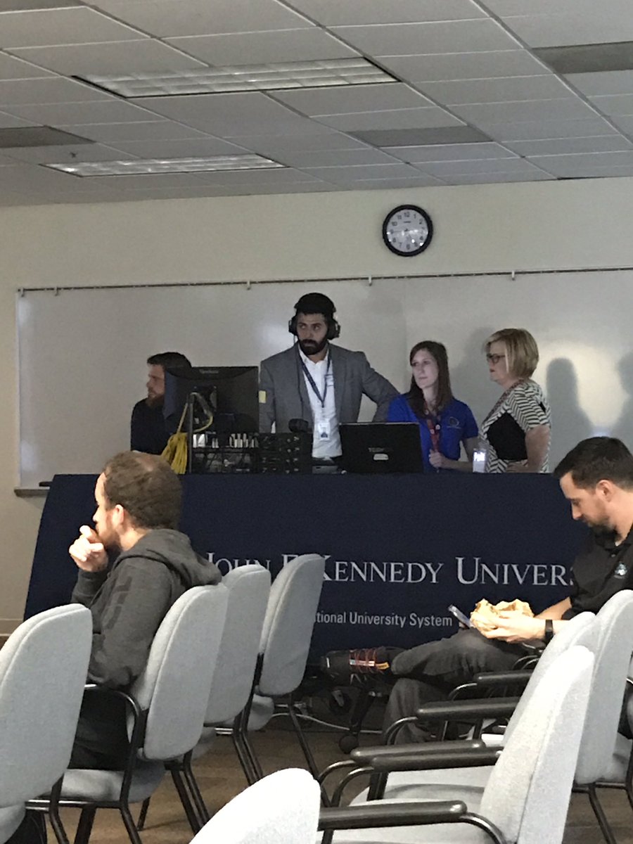mentalcoachmorg's tweet photo. DJ @MentalComponent spinning tracks at the #AASPWEST2017 @JFKU_SportPsych https://t.co/A7xXG9HtnS