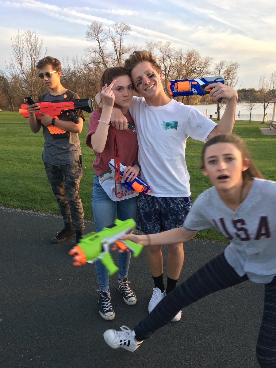 MikeLindell9's tweet photo. That's 2 for the swamp @ephsNERF2017 @amaralim @ashneu11 team glock amole https://t.co/7vH0jyOgFm