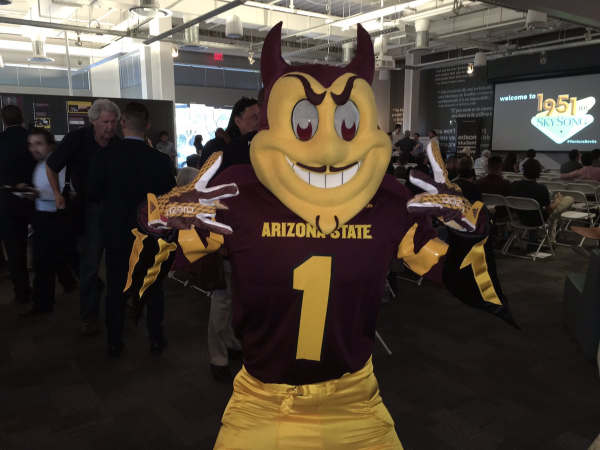 EntrepreneurASU's tweet photo. @ASU Sparky is @ASUSkySong for #ASUDemoDay2017!!! https://t.co/yhaEMVl5xa