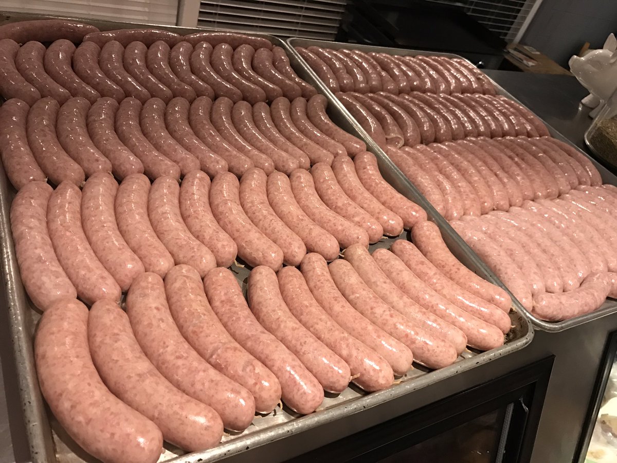 KnoxvilleOpera's tweet photo. RT @willysbutcher: @willysbutcher getting ready for @KnoxvilleOpera Rossini Festival April 22 https://t.co/xslnPS9uPw #HowDoYouRossini