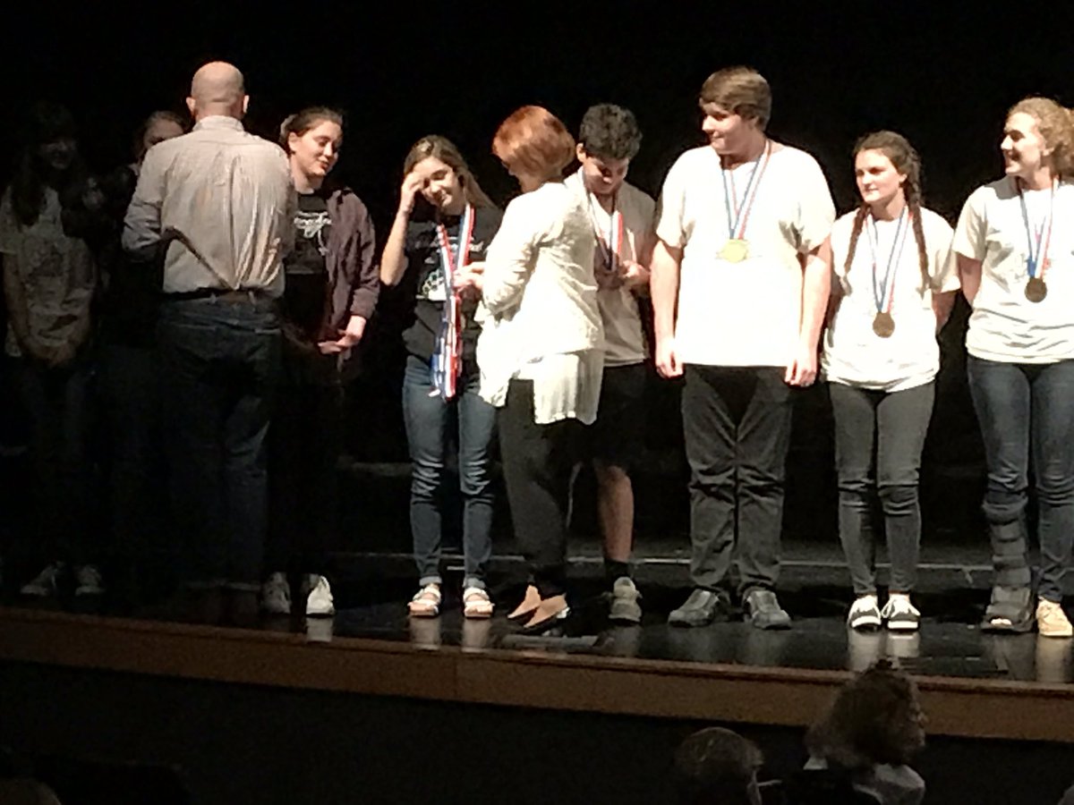 PennyArrington's tweet photo. Shipwrecked's cast and crew receive their State medals!! #bosproud #⭐️thespians @boswellhs @BoswellTheatre @NikaDavis11 https://t.co/DkSI8ah7ix
