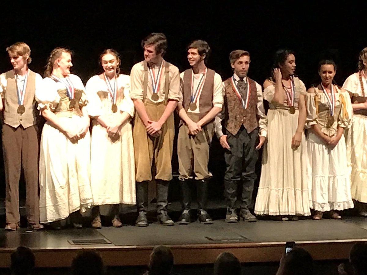 PennyArrington's tweet photo. Shipwrecked's cast and crew receive their State medals!! #bosproud #⭐️thespians @boswellhs @BoswellTheatre @NikaDavis11 https://t.co/DkSI8ah7ix