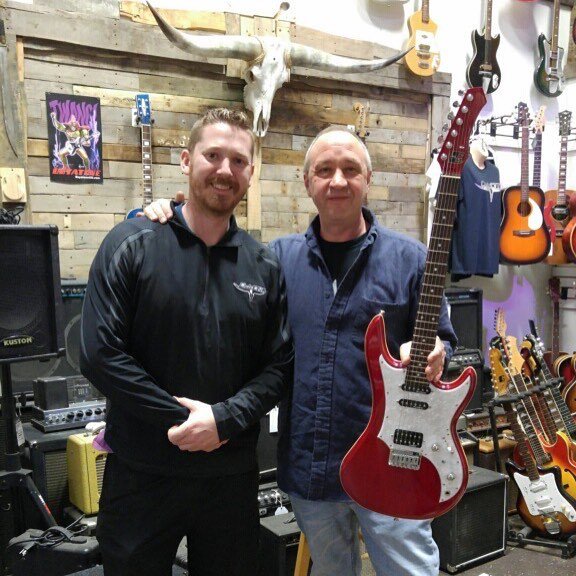 GuyatoneGuitars's tweet photo. Tom is the proud owner of something we've been holding onto awhile - sn #0001 of the Guyatone S7! 
#Guyatone #sharp5 #mij #prototype #dynag… https://t.co/j4QasgOT8A