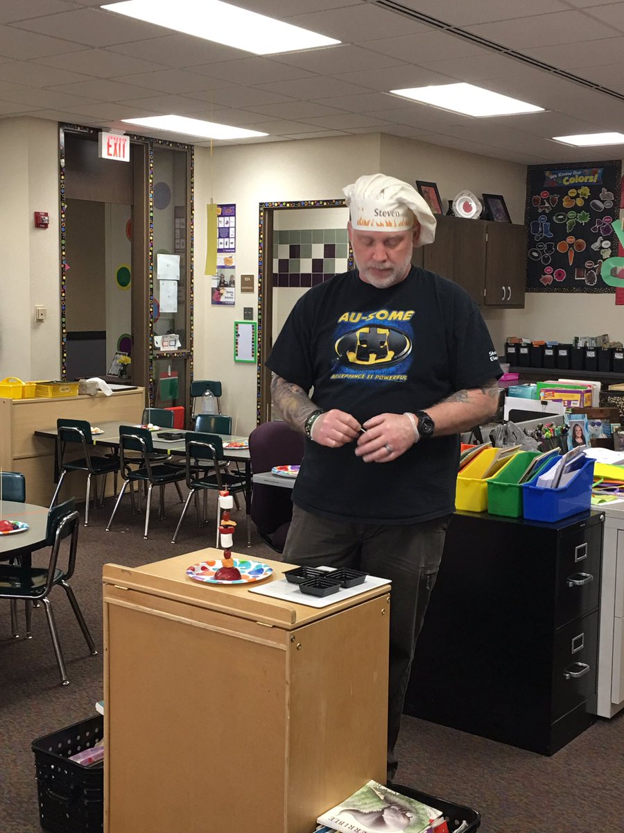 Mrs. Sequin's Kindergarteners celebrating our class Star Gram Party with "Cooking With Kids".  Thank you Mr. Chope!!!