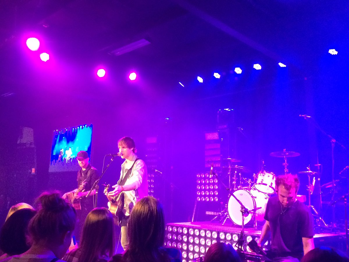 Steve_Locash's tweet photo. @MichaelTyler93 is on stage in Springfield, IL and the crowd loves it! https://t.co/audjZjhppg