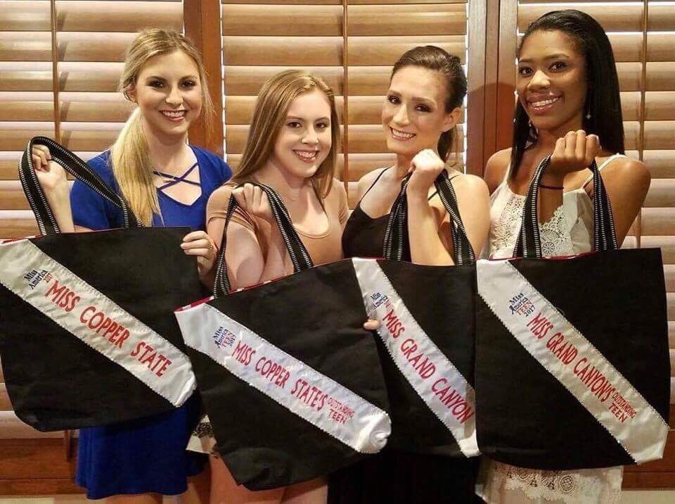 MissGrandCanAZ's tweet photo. Thank you to @glamrgirlKayla @PageantGifts for our cute, custom made bags! We love being able to carry our pageant necessities in style! ✨ https://t.co/opQySLIByF