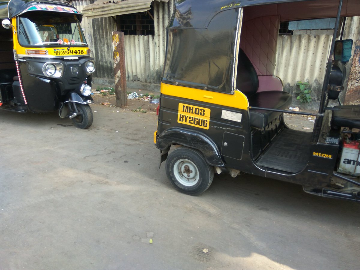 lifeatdeadend's tweet photo. @MumbaiPolice at Chunabhatti station there are autos standing but would refuse to come for a short distance trip...Was stranded for 15 mins https://t.co/bK5RwnhAtc