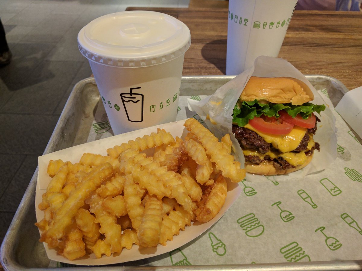 RickGalan's tweet image. So. Good. #shakeshack #convcon